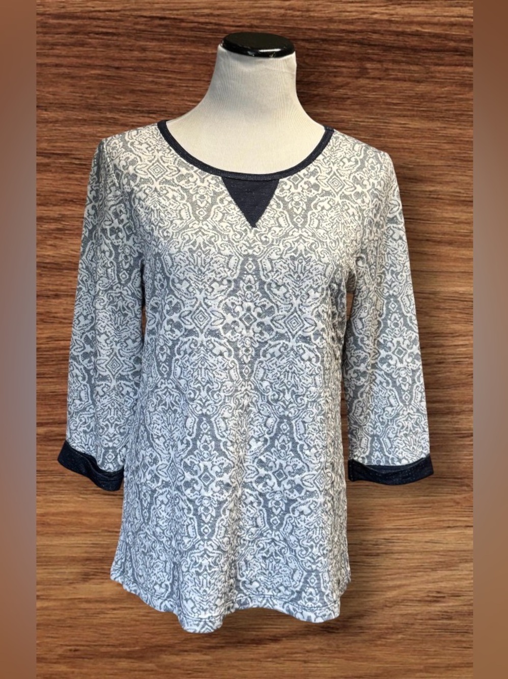 NWT Christopher & Banks Top SZ S Navy & White